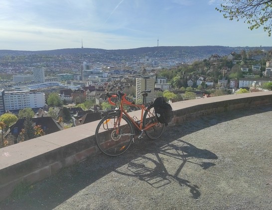 mein Reiserad am Aussichtspunkt Birkenwaldstraße 