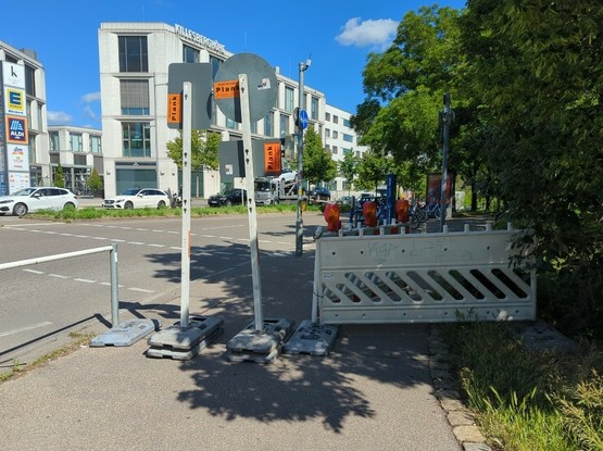 komplette Sperrung über diesen Weg