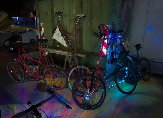 drei Tallbikes nach der Tour