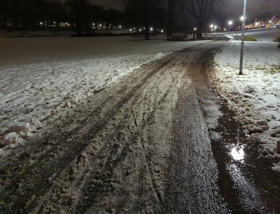 Schnermatsch auf der HRR1 in Stuttgart